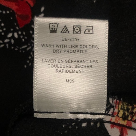 Van Heusen - Floral Pullover Split V-Neck Blouse - Picture 10 of 10